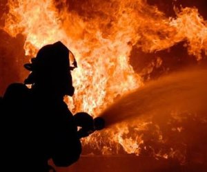 Sankt-Peterburqda ticarət mərkəzindən yanğın baş verib,200 nəfər təxliyə edilib