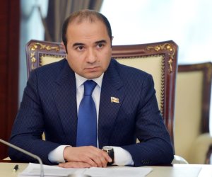 Deputat bələdiyyələrin xəritə və maliyyə problemlərinin inkişafı əngəllədiyini deyir