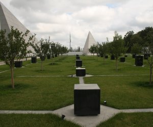 Vens İrəvanda erməni soyqırımı qurbanlarının xatirə memorialını ziyarət edib