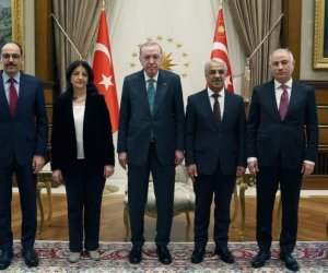 Эрдоган провел встречу с делегацией прокурдской партии DEM