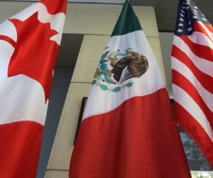 Трамп обсуждает выход из торгового соглашения с Мексикой и Канадой