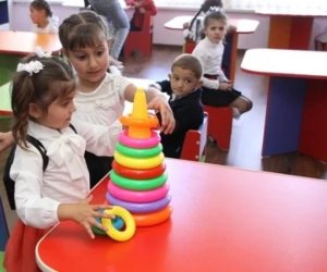 Qonşu ölkədə məktəbəqədər təhsildə yaş həddi 4-ə endirilib