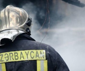 Lökbatanda yaşayış binası yanıb, sakinlər təxliyə olunub - Video