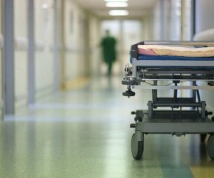 Ağdamda qadın ev quşları üçün olan dərmandan zəhərlənib