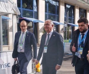 А Пехлеви в Мюнхене