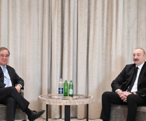 İlham Əliyev Münxendə Bundestaqın xarici siyasət komitəsinin sədri ilə görüşüb