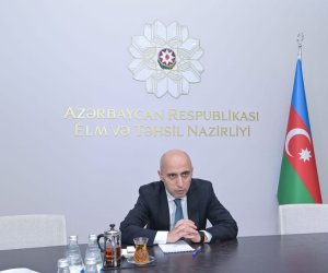 Эмин Амруллаев встретился с победителями