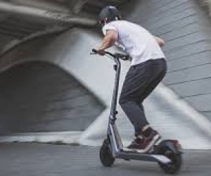Widespread e-scooter use in Azerbaijan raises road safety concerns, Ombudsman says