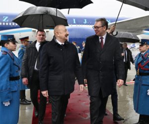 На страницах президента Азербайджана в соцсетях размещен видеоролик о визите в Сербию