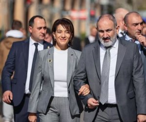 Paşinyanla arvadının vətəndaş nikahı bitib