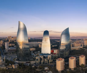 Baku mayor reprimands Surakhani district chief