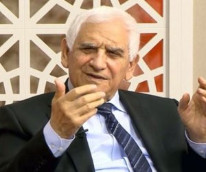 Ильхам Алиев наградил народного поэта Азербайджана