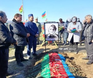 Xocalı soyqırımında itkin düşən qadının qalıqları dəfn edilib