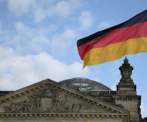 Almaniya vətəndaşlarını dərhal İranı tərk etməyə çağırıb