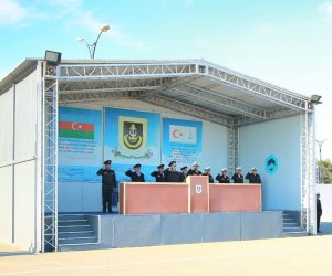 Hərbi prokuror Müdafiə Nazirliyinin Hərbi Dəniz Qüvvələrində görüş keçirib