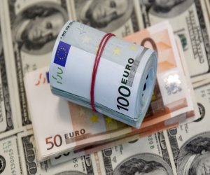 Официальные курсы валют в Азербайджане: доллар стабилен, евро вырос