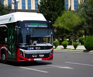 Автомобильный транспорт на подъёмеx