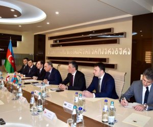 Kamran Əliyev Gürcüstana səfərə gedib