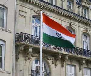 Hindistan vətəndaşlarını İranı dərhal tərk etməyə çağırıb