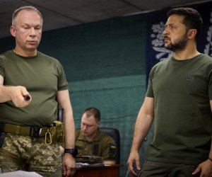 Volodymyr Zelenskyy shows bunker for first time: &ldquo;I need weapons, not a taxi&rdquo;