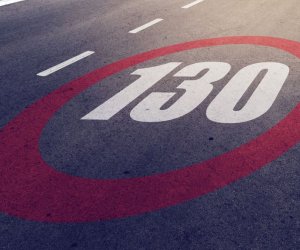 В Азербайджане установлена максимальная скорость для платных дорог