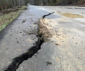 Lənkəranda 7 kəndi birləşdirən yolda sürüşmə olub