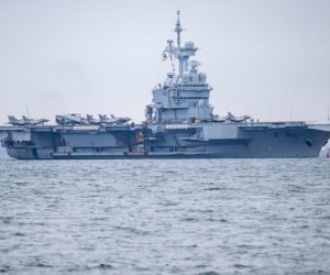 Беспилотник летел к французскому атомному авианосцу