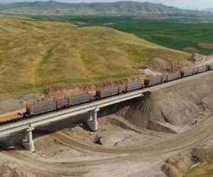 Horadiz-Ağbənd dəmiryol xəttinin tikintisi70% tamamlanıb