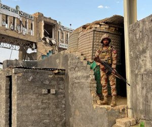 Афганистан атаковал пакистанские блокпосты - Oбновлено