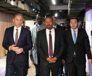 Премьер-министр Эфиопии посетил AI Academy в Баку