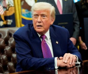 Трамп созвонился с лидерами Британии, Турции и Кувейта