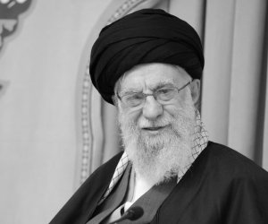 İraqda Xameneyinin ölümü ilə əlaqədar üçgünlük matəm elan edildi