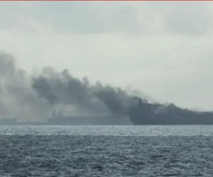 Нефтетанкер под обстрелом у берегов Омана