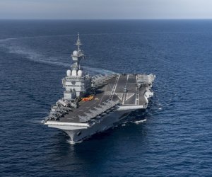 Французский авианосец мчится в Средиземноморье