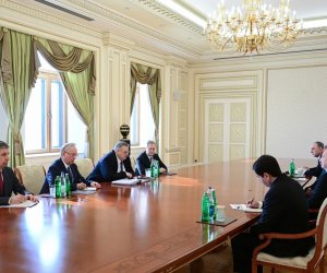 Əliyev Rusiya Hökuməti Sədrinin müavinini qəbul edib