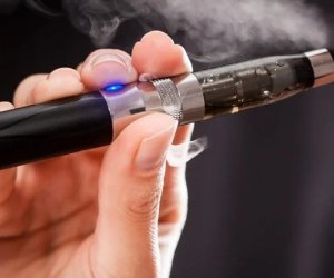 В Азербайджане будут штрафовать за курение вэйпов