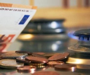 Böyük Britaniyada benzin 93% bahalaşıb, Avropada qaz və neft qiymətləri yüksəlir