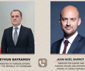 Bayramov fransalı həmkarı ilə Yaxın Şərqdəki gərginliyi müzakirə edib