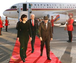 Пашинян прилетел в Тбилиси