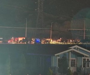 В Баку горел автомобиль: образовалась пробка