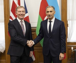 Nəbiyev britaniyalı nazirlə görüşüb