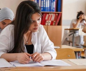 Universitet və kolleclərə sənəd qəbulunun vaxtı uzadılıb