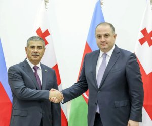 Министры обороны Азербайджана и Грузии созвонились