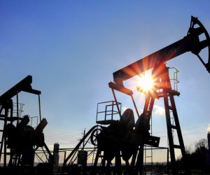 На мировых рынках цена нефти снизилась