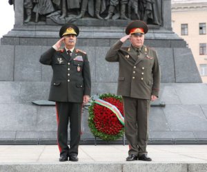 Глава Минобороны Беларуси осудил удары иранских беспилотников по Нахчывану