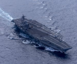 Третий авианосец: George H.W. Bush отправляется на Ближний Восток