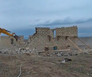 Gəncədə qanunsuz tikililər sökülüb - Video