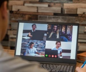 İranda ali təhsil müəssisələrində dərslər ilin sonuna qədər onlayn olacaq