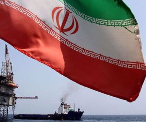 Иранский спикер предупредил о крахе нефтяной отрасли