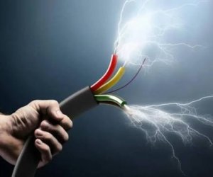 Masazırda qadını elektrik cərəyanı vuraraq öldürüb